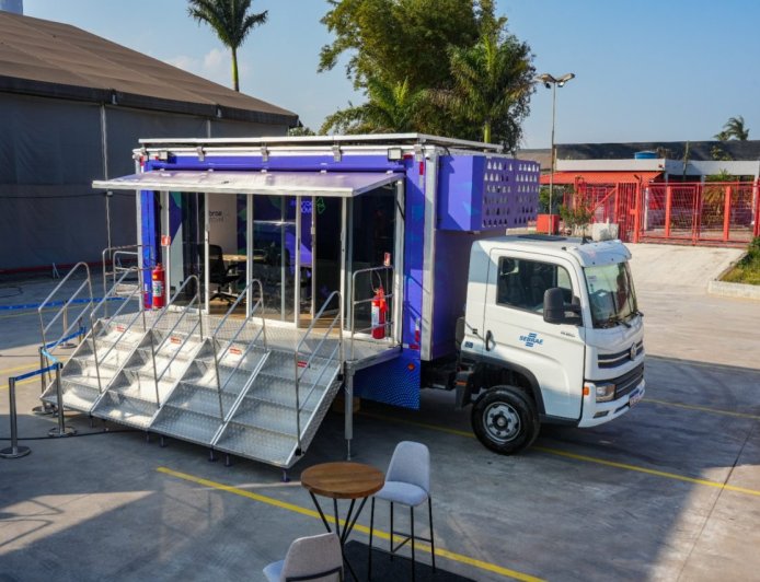 FENS amplia apoio ao empreendedor com atendimento gratuito do Sebrae Móvel no Parque da Uva