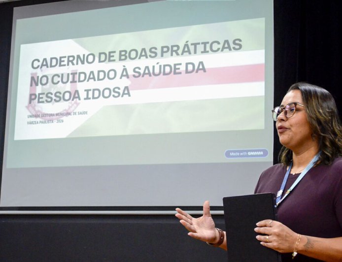 Várzea Paulista apresenta Caderno de Saúde da Pessoa Idosa e inicia capacitação de enfermeiros da rede