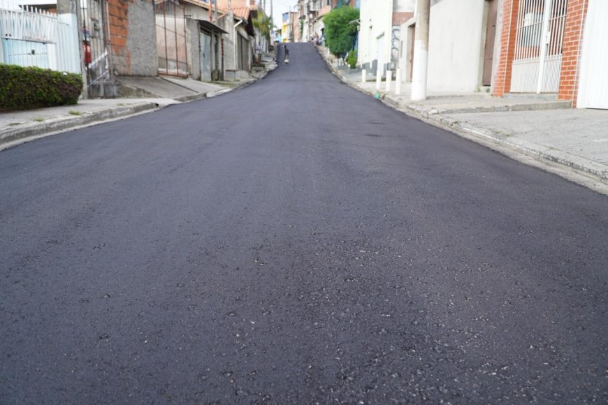 Prefeitura de Caieiras, em parceria com a Sabesp, realiza recapeamento em várias ruas