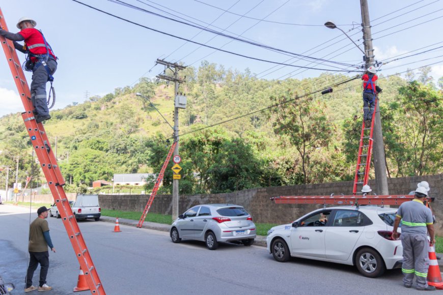 Ajuste de cabos na Av. Adoniro Ladeira reforça segurança viária