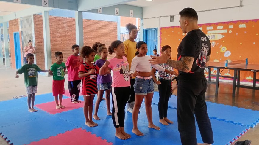 Programa Esporte Presente leva atividades esportivas e recreativas à escola em Francisco Morato