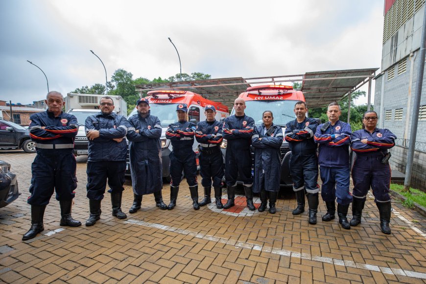 Santana de Parnaíba realiza entrega de kits de uniformes para profissionais do SAMU