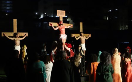 Encenação da Paixão de Cristo emociona público e reforça tradição em Caieiras