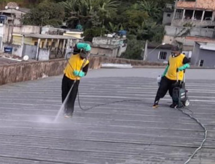 Prefeitura garante medidas de segurança e realiza desinfecção na E.M. Carlos Drummond de Andrade