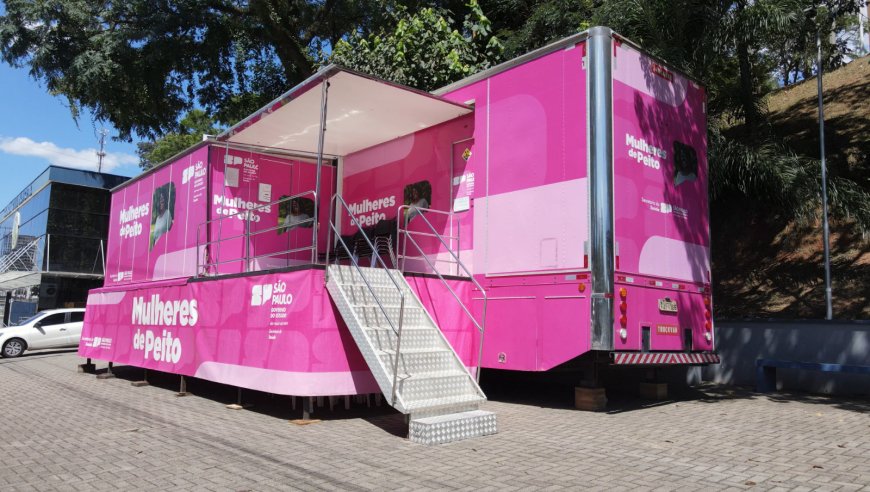 Carreta da mamografia em Caieiras