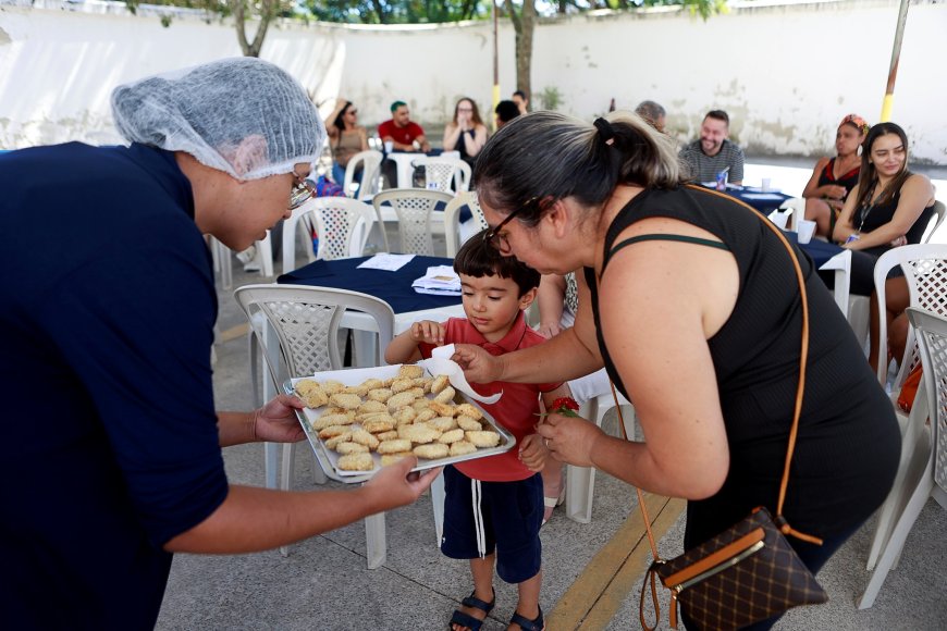 Abril Azul: Oficina de culinária ajuda famílias atípicas de Franco da Rocha a lidar com a seletividade alimentar