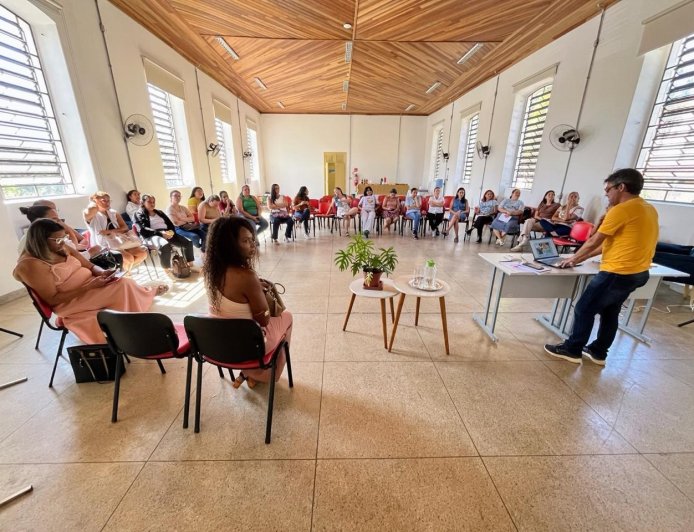 Café Inclusivo fortalece diálogo entre famílias atípicas e a rede municipal de educação
