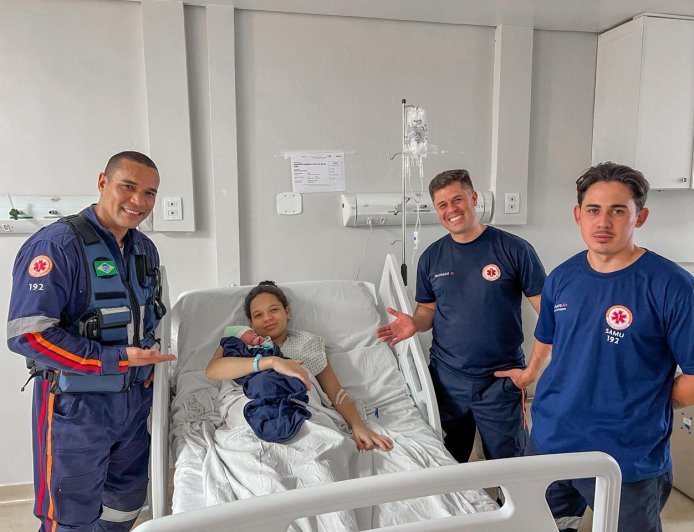 Equipe de ambulância realiza parto com sucesso durante atendimento em Cajamar