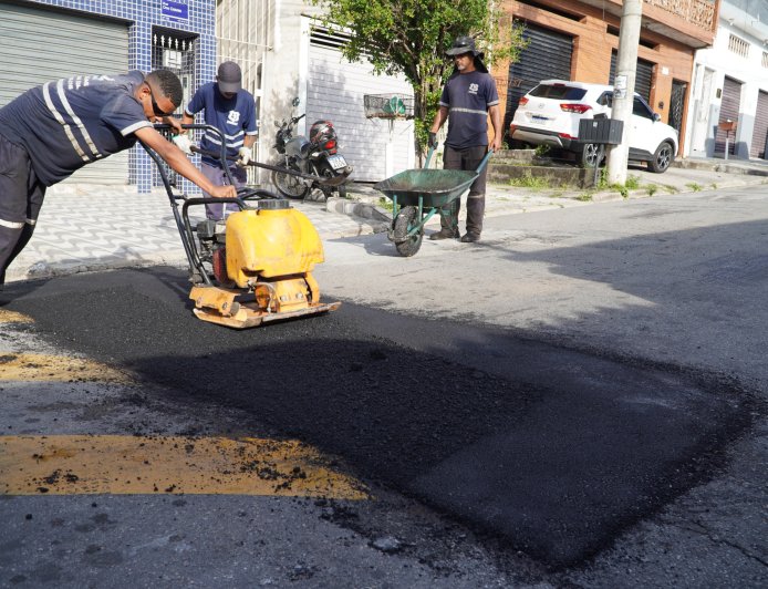 Prefeitura realiza serviços de infraestrutura e zeladoria em vários bairros de Caieiras