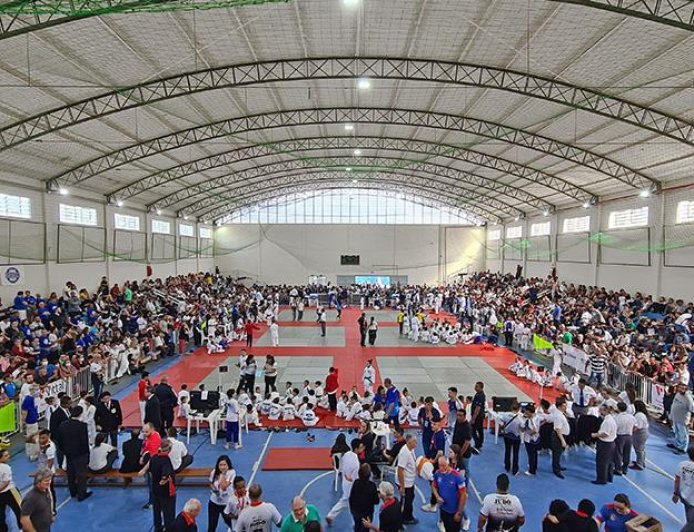 Atletas das aulas gratuitas da Prefeitura de Jarinu participam de torneio de judô regional no Ginásio de Esportes