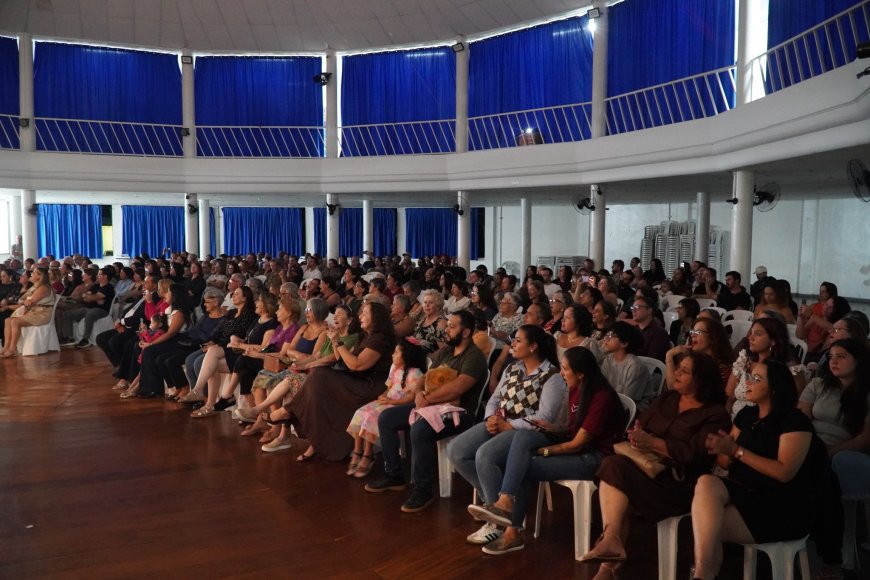 Concerto em homenagem ao Dia das Mães emociona público no Centro Cultural de Caieiras