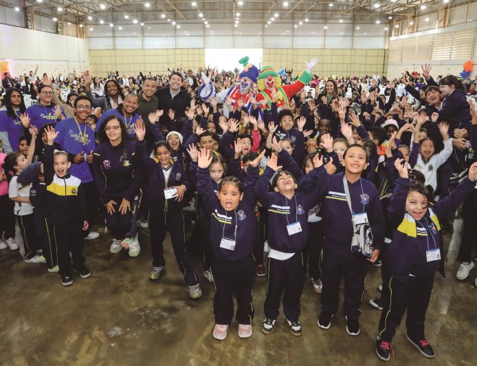 Santana de Parnaíba investe em método lúdico para fortalecer alfabetização infantil