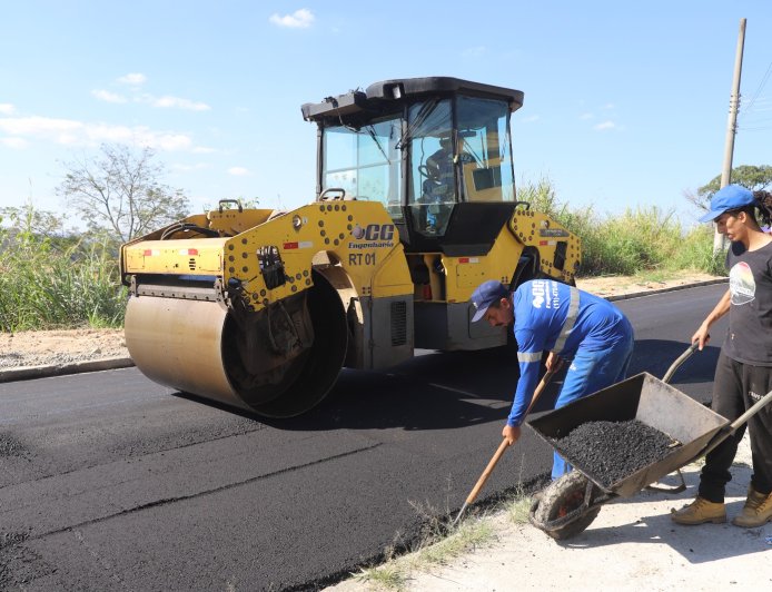 Rua Amadeu Simonetti,  no Jardim Marcelino, recebe obras de recapeamento asfáltico