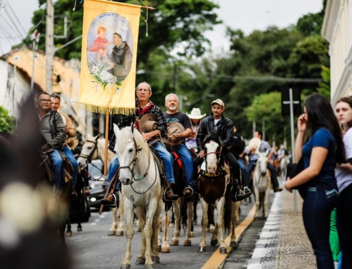 Festa de Santo Antônio do Suru celebra 111 anos de tradição no município