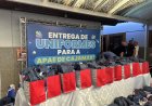 Prefeitura de Cajamar entrega kits de uniformes para alunos da APAE