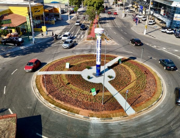 Prefeitura conclui paisagismo em mais uma rotatória de Cajamar