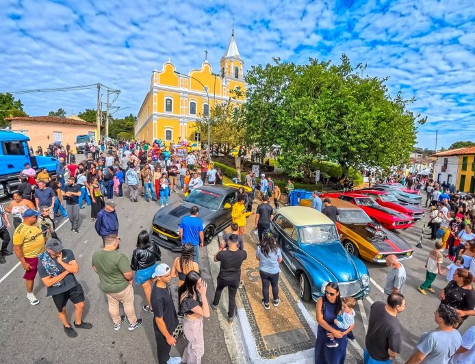 Santana de Parnaíba promove 23º Encontro de Antigomobilismo com mais de 300 carros clássicos