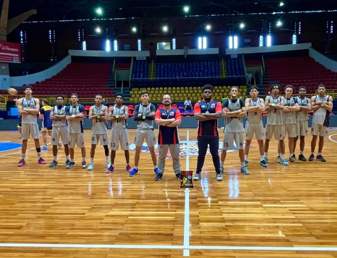 Franco da Rocha é campeã da Série Ouro Sub-18 da Liga Paulista de Basketball