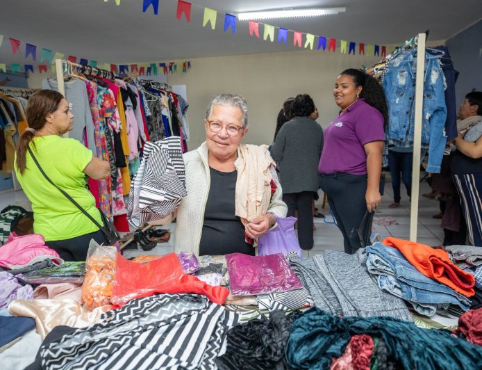 Campanha do Agasalho reforça solidariedade com ação do Cabide Solidário no CRAS Colinas da Anhanguera