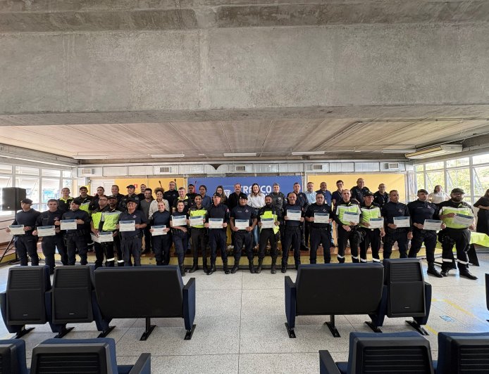 Prefeitura forma primeira turma de agentes da autoridade de trânsito em curso próprio
