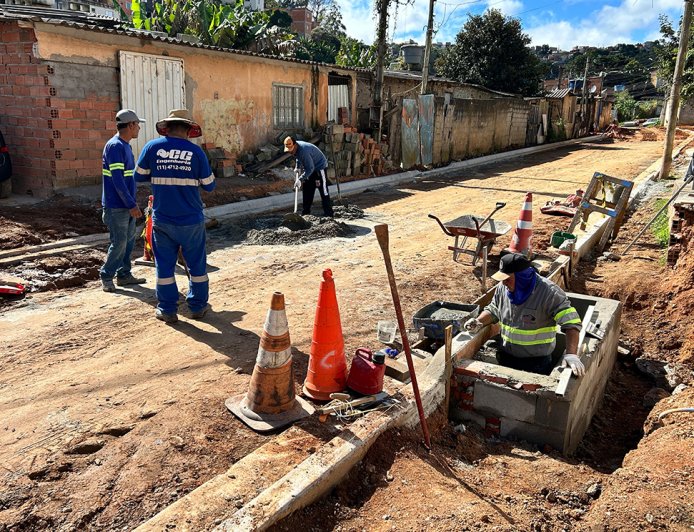 Mais uma rua começa a ser pavimentada em Morato