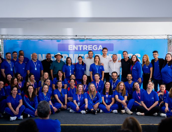 Prefeitura de Cajamar entrega novos uniformes para mais de 2.200 profissionais da Educação