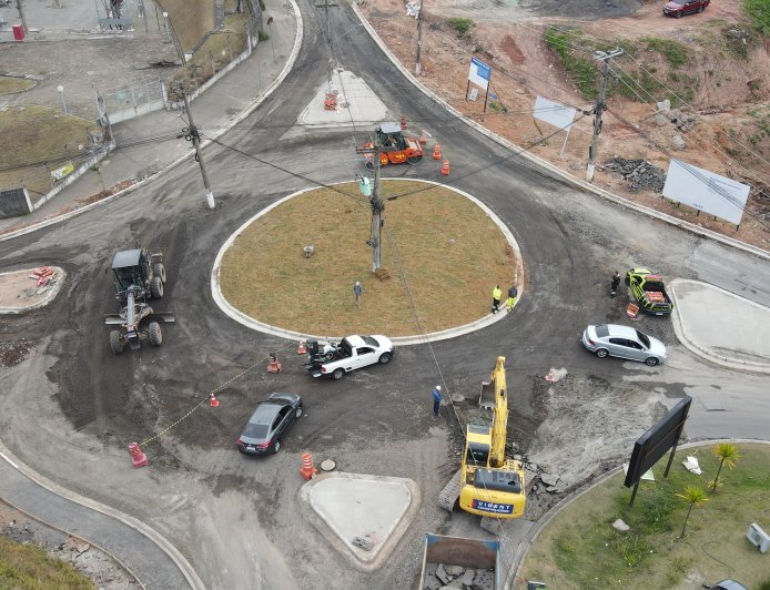 Com avanço das obras, nova rotatória do Morro Grande promete transformar a mobilidade e a segurança viária em Caieiras