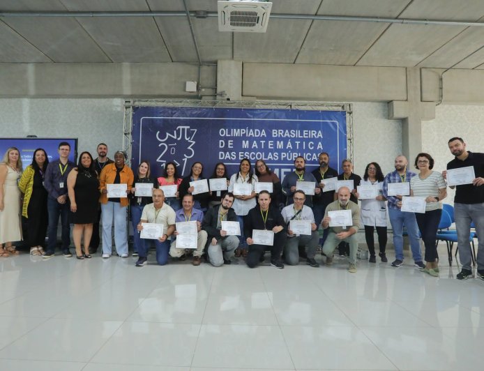 Santana de Parnaíba homenageia 82 estudantes medalhistas da OBMEP