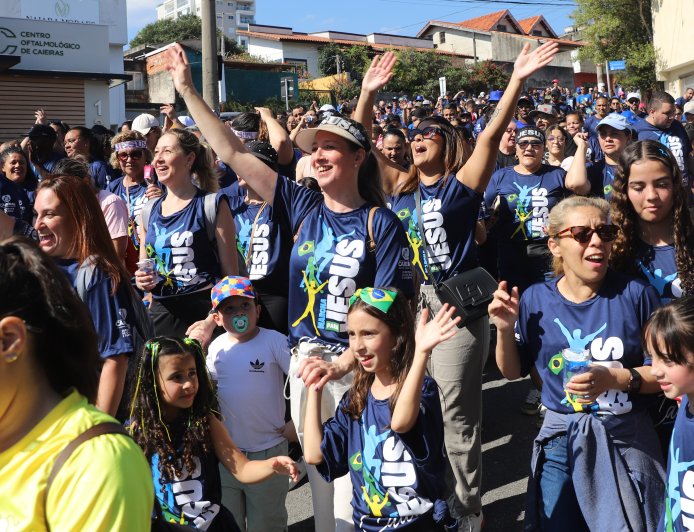 Fé e união: Marcha para Jesus reúne multidão de fiéis em Caieiras