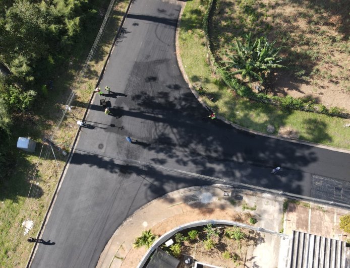 Melhorias na infraestrutura: obras de recapeamento avançam em Nova Caieiras