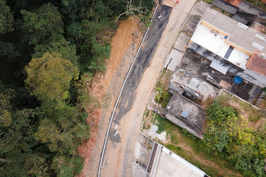 Infraestrutura urbana: Rua João Batista Spera recebe asfalto e obras de estabilização no Jardim Marcelino