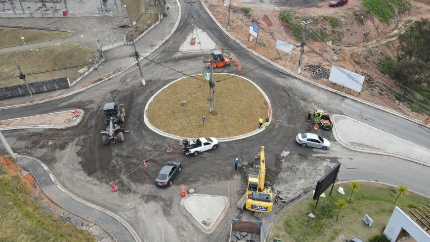 Com avanço das obras, nova rotatória do Morro Grande promete transformar a mobilidade e a segurança viária em Caieiras