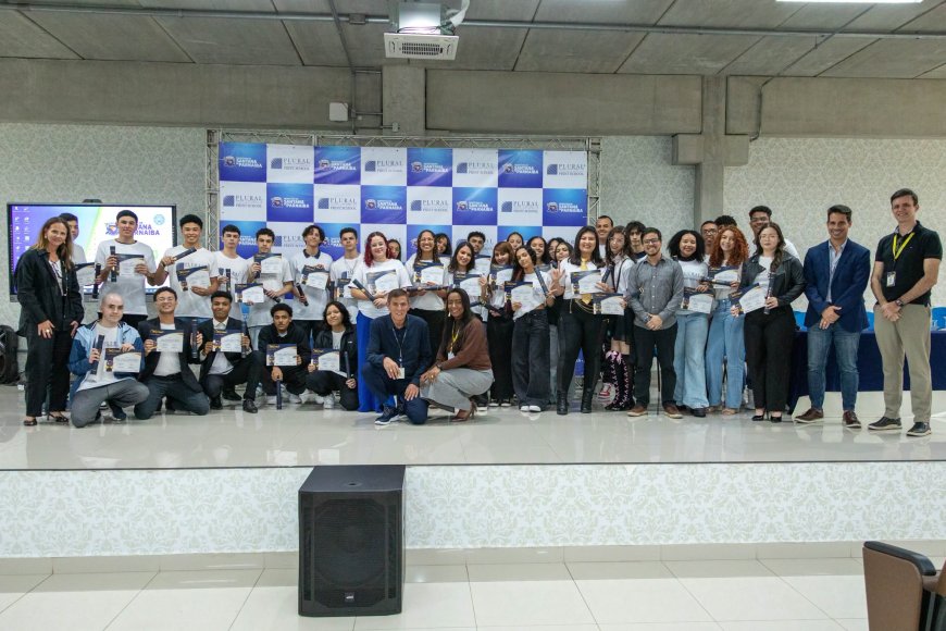 Print School forma 13ª turma e alcança marca de 390 jovens capacitados em Santana de Parnaíba