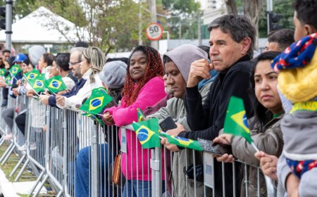 Desfile de 7 de Setembro leva centenas de famílias à Avenida Luiz Latorre