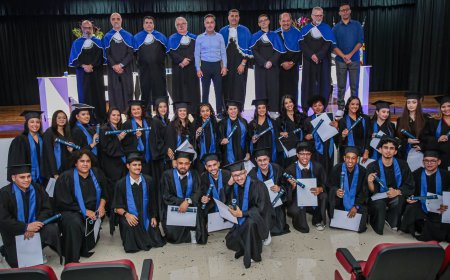 Santana de Parnaíba celebra formatura de 72 alunos da Fatec