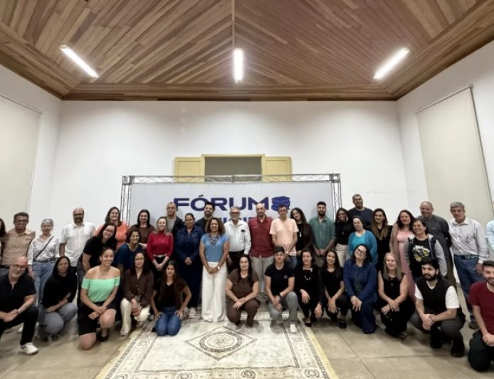 Fórum Municipal de Educação é oficializado com posse de representantes em Franco da Rocha