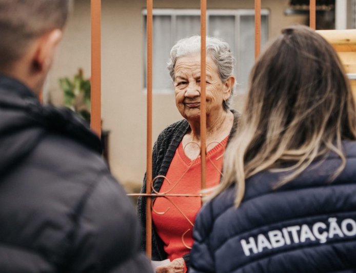 Prefeitura de Cajamar inicia selagem de imóveis no DER Gato Preto pelo programa Casa Legal