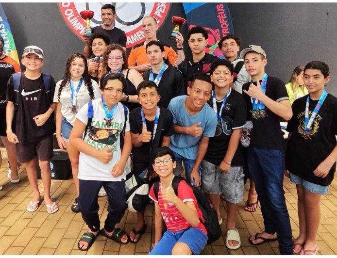 Natação de Morato é campeã do Super 50