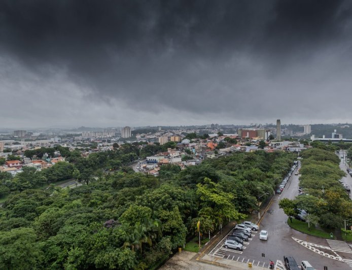 Defesa Civil alerta a população devido às fortes chuvas previstas até quinta-feira (15) na cidade