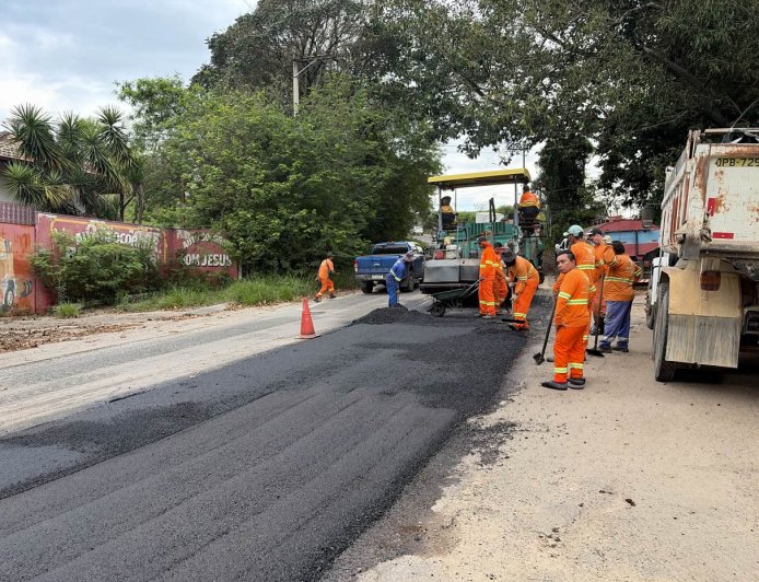 Pavimentação da Avenida Tasso Pinheiro, no Terra Nova, entra na reta final e avança na recuperação da via
