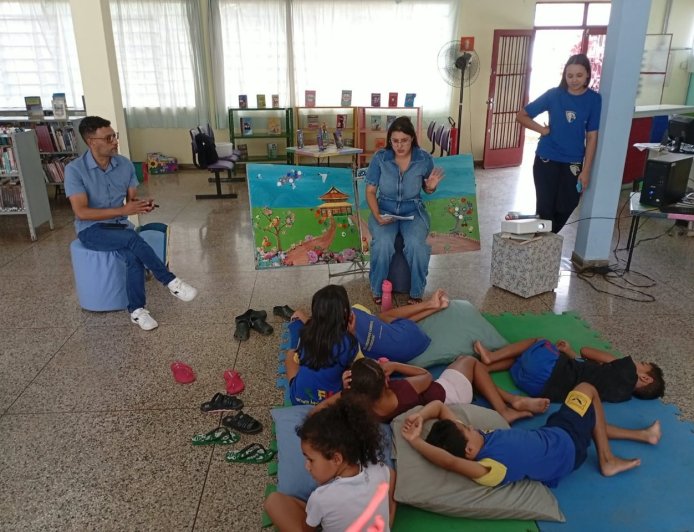 Biblioteca de Jordanésia promove ação de sustentabilidade com crianças e incentiva a reciclagem de tampinhas
