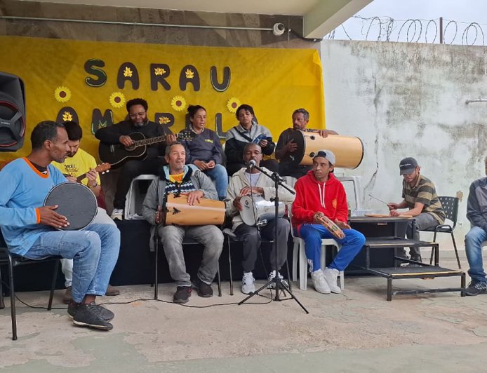 Sarau promove bem-estar e integração por meio da cultura